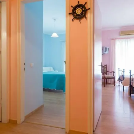 Sidewalk Apartment *